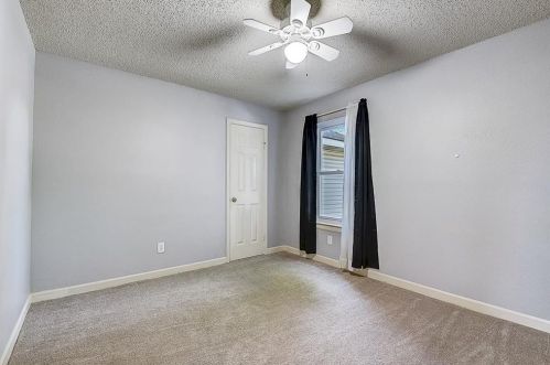 1521 Lindby Dr, Lewisville TX  75028-3624 exterior
