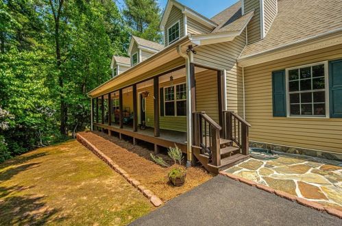 222 Corbin Ln, Dahlonega, GA 30533-2033