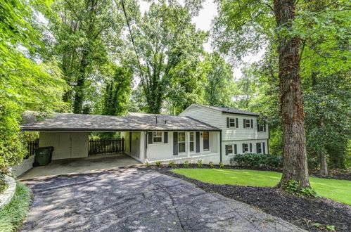 370 Herrington Dr, Atlanta GA  30342-3820 exterior