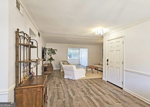 83 Montre Sq, Atlanta GA  30327-4046 exterior