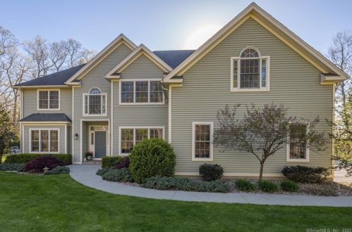 12 Hoseye Coach Rd, Sandy Hook, CT 06482-1324