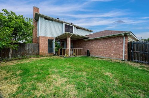 1140 Holly Dr, Carrollton TX 75010-1085 exterior