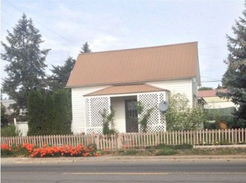 104 1st St, Amber, WA 99004-1502