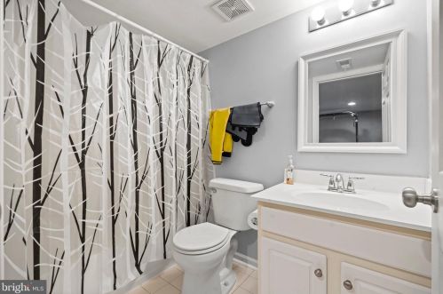 18823 Pier Trail Dr, Triangle VA  22172-2347 exterior