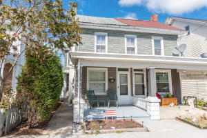 104 Lincoln Ave, Ephrata, PA 17522-2214