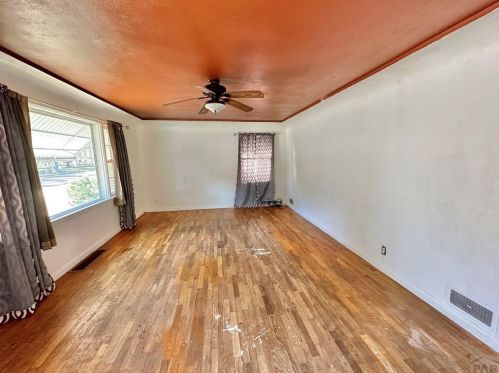 327 Veta Ave, Pueblo, CO 81004-1753