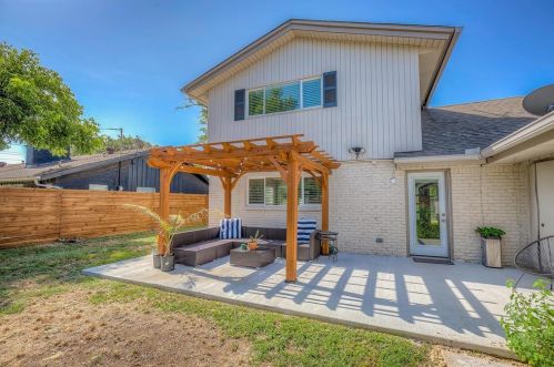 3249 Chapel Downs Dr, Dallas TX  75229-5836 exterior