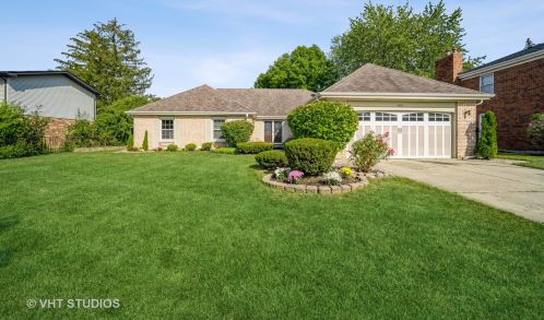 1615 Barry Ln, Glenview, IL 60025-1224