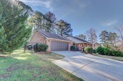 3318 Haverhill Ct, Conyers GA  30013-2333 exterior