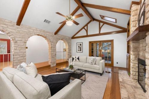 4602 Crk, Austin TX  78735-6401 exterior