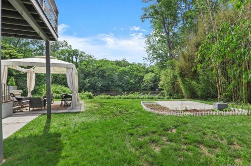 99 Monica Rd, Greenwich CT  06831-5024 exterior