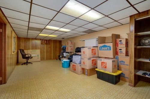 8600 Stolting Rd, Niles IL  60714-1817 exterior