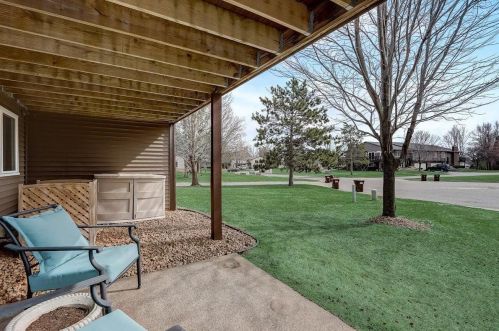 2862 Castleford Ct, Saint Paul MN  55125-3416 exterior