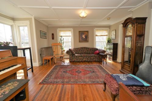 50 The Oaks, Henniker, NH 03242-3360