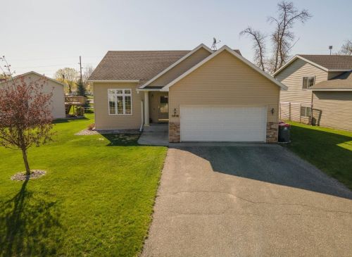 1319 Natures Trl, Alex, MN 56308-8706