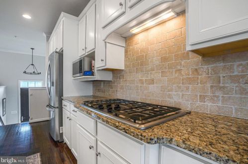 1307 Autumn Brook Ave, Silver Spring MD  20906-6752 exterior