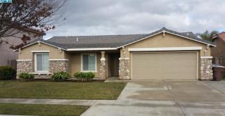 2722 Azalea Ave, Tulare, CA 93274-7873