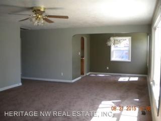 311 D St, Lebanon OR  97355-2538 exterior