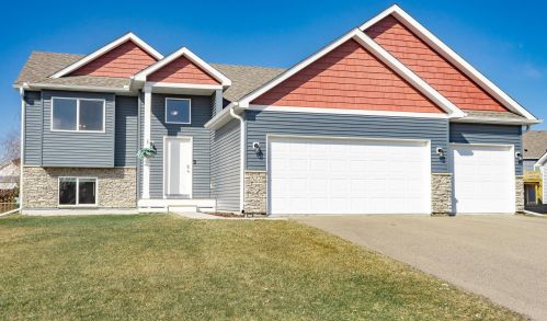 527 Pond View Dr, Lonsdale, MN 55046-3503