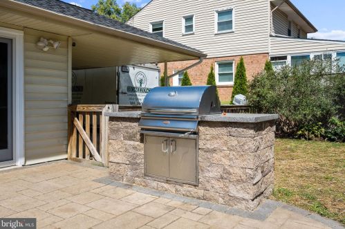 12517 Summerwood Dr, Silver Spring MD 20904-1746 exterior