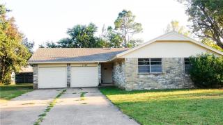 1509 High Trail Rd, Norman, OK 73071-3628