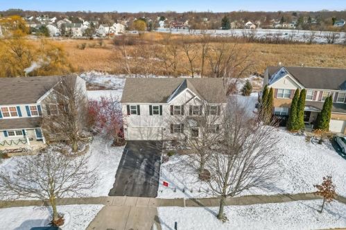 1053 Wheatland Dr, Bull Valley, IL 60014-1604