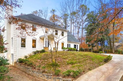 9810 Huntcliff Trce, Atlanta, GA 30350-2713
