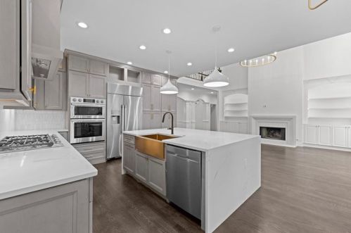 695 Highland Oaks Dr, Atlanta GA  30331-9210 exterior