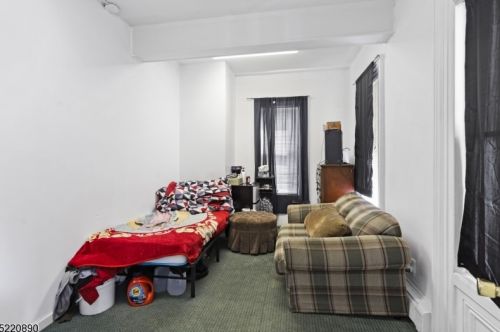275 Main St, Chester, NJ 07930-2598