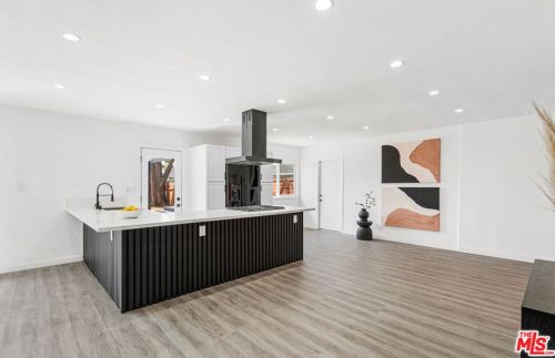 2854 Orange Ave, Anaheim CA  92804-3235 exterior