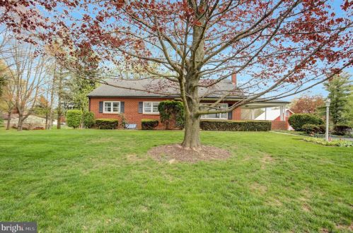 209 Millwood Rd, Lancaster, PA 17602-4752