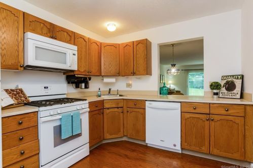 27 Rockledge Loop, Torrington, CT 06790-3068