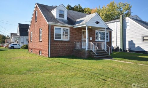 30 Robert St, Sewaren, NJ 07077-1256