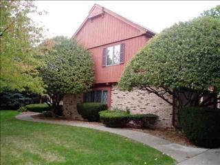 2207 Woodfield Rd, Bloomington, IL 61704-2418