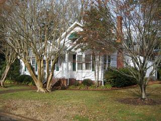 3611 Kenmore Dr, Hampton, VA 23661-3528