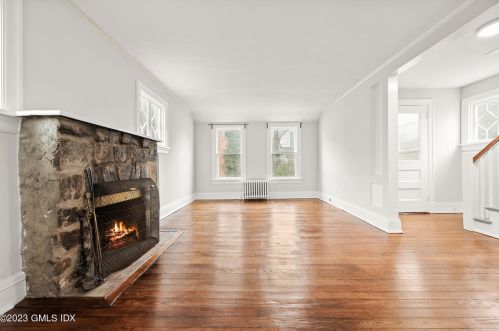 1 Putnam Ct, Greenwich CT  06830-5605 exterior