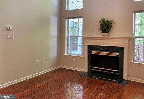 8 Burr Dr, Princeton NJ  08540-1950 exterior