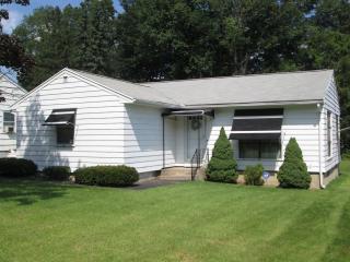 36 Deepwood Dr, Waterbury, CT 06708-2907
