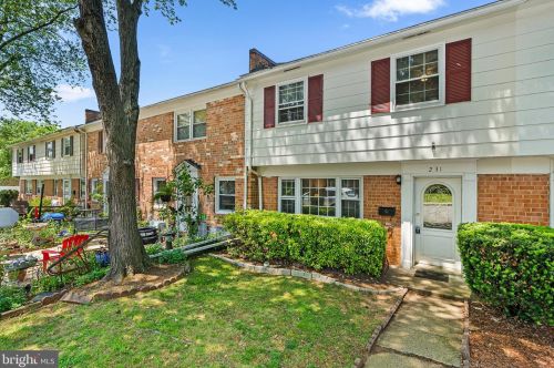 231 Shenandoah St, Leesburg, VA 20175-4012