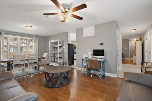 15401 Betty Ann Ln, Oak Forest, IL 60452-2119