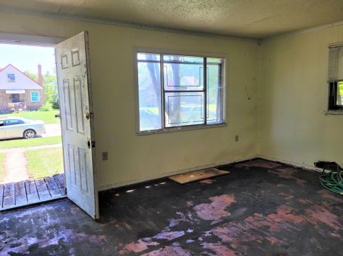 4616 Buchanan St, Gary, IN 46408-3839