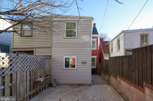 235 Walnut St, Lancaster PA  17602-2342 exterior