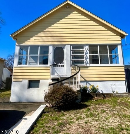 69 Eldora Rd, Parsippany, NJ 07054-3949