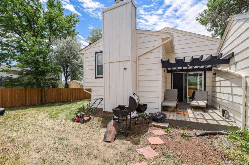 978 Salida St, Denver CO  80017-3205 exterior