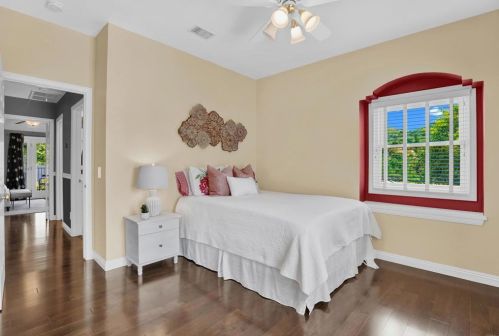 1156 Sugarbush Dr, Vista CA 92084-7464 exterior