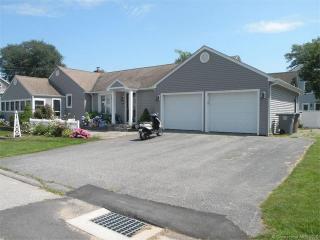 10 Sea Breeze Ave, Niantic CT  06357-3420 exterior