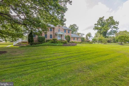11499 White Oak Ct, Herndon, VA 20170-2413
