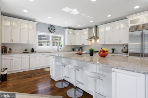 199 Snowden Ln, Princeton NJ 08540-3629 exterior