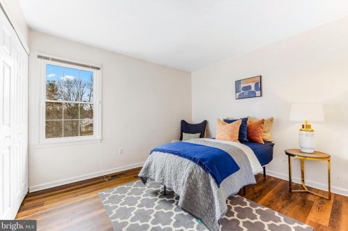 5006 Ten Mills Rd, Columbia MD 21044-1527 exterior