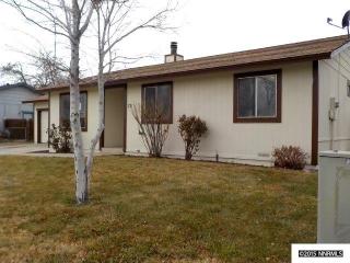 72 6th St, Hazen, NV 89408-8584